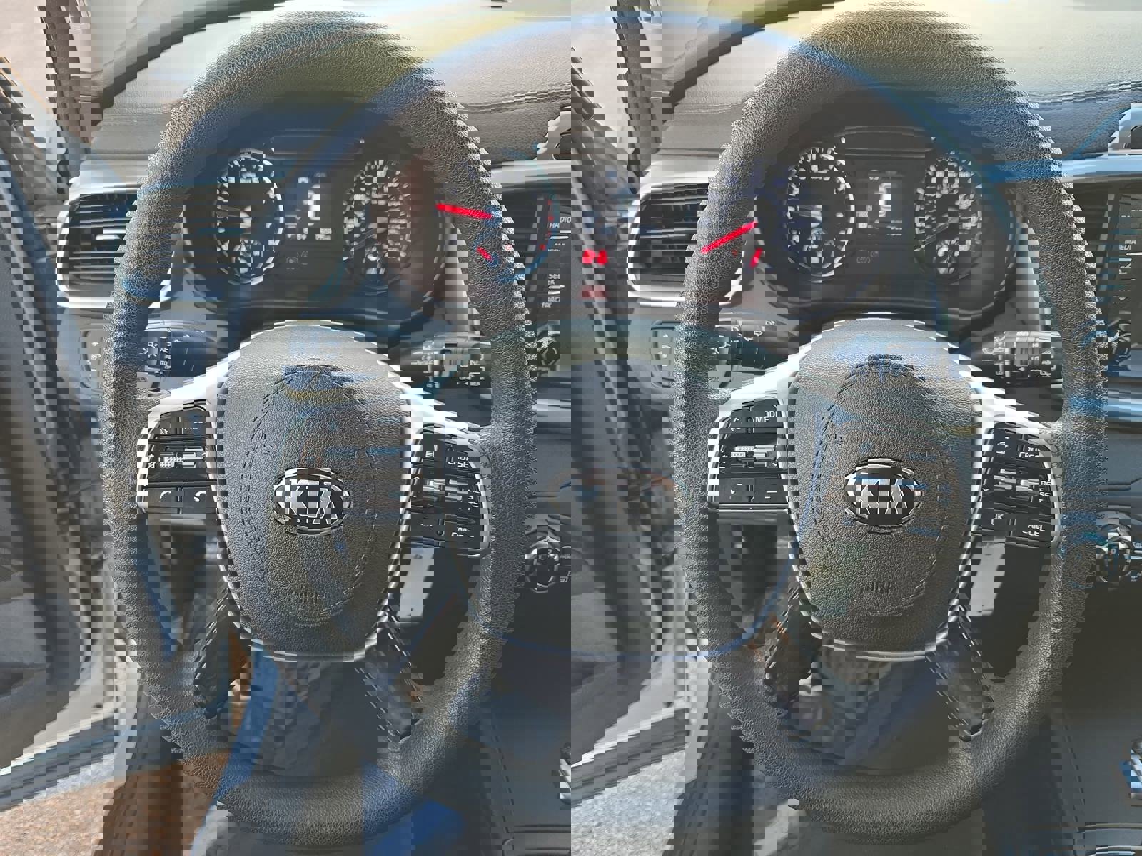 Used 2020 Kia Sorento LX FWD image 16