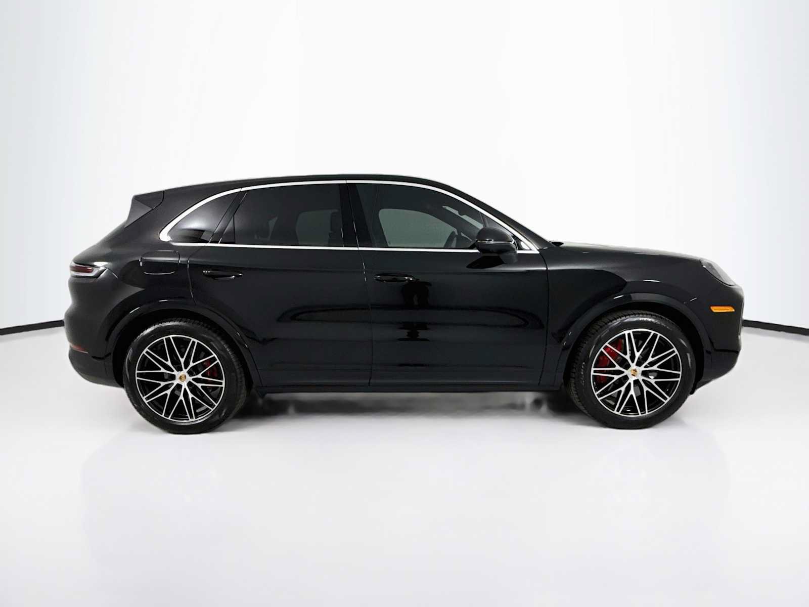 Certified 2025 Porsche Cayenne S AWD/4WD image 8