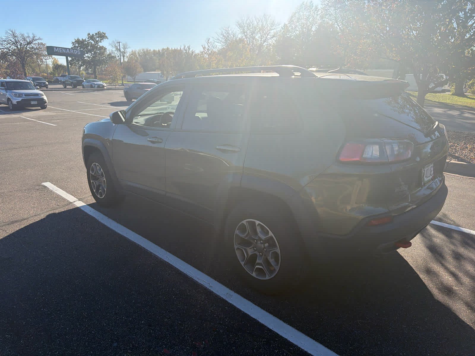 Used 2019 Jeep Cherokee Trailhawk w/ Comfort/Convenience Group AWD/4WD image 5
