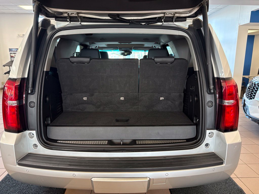 Used 2019 Chevrolet Tahoe LT w/ Luxury Package AWD/4WD image 27