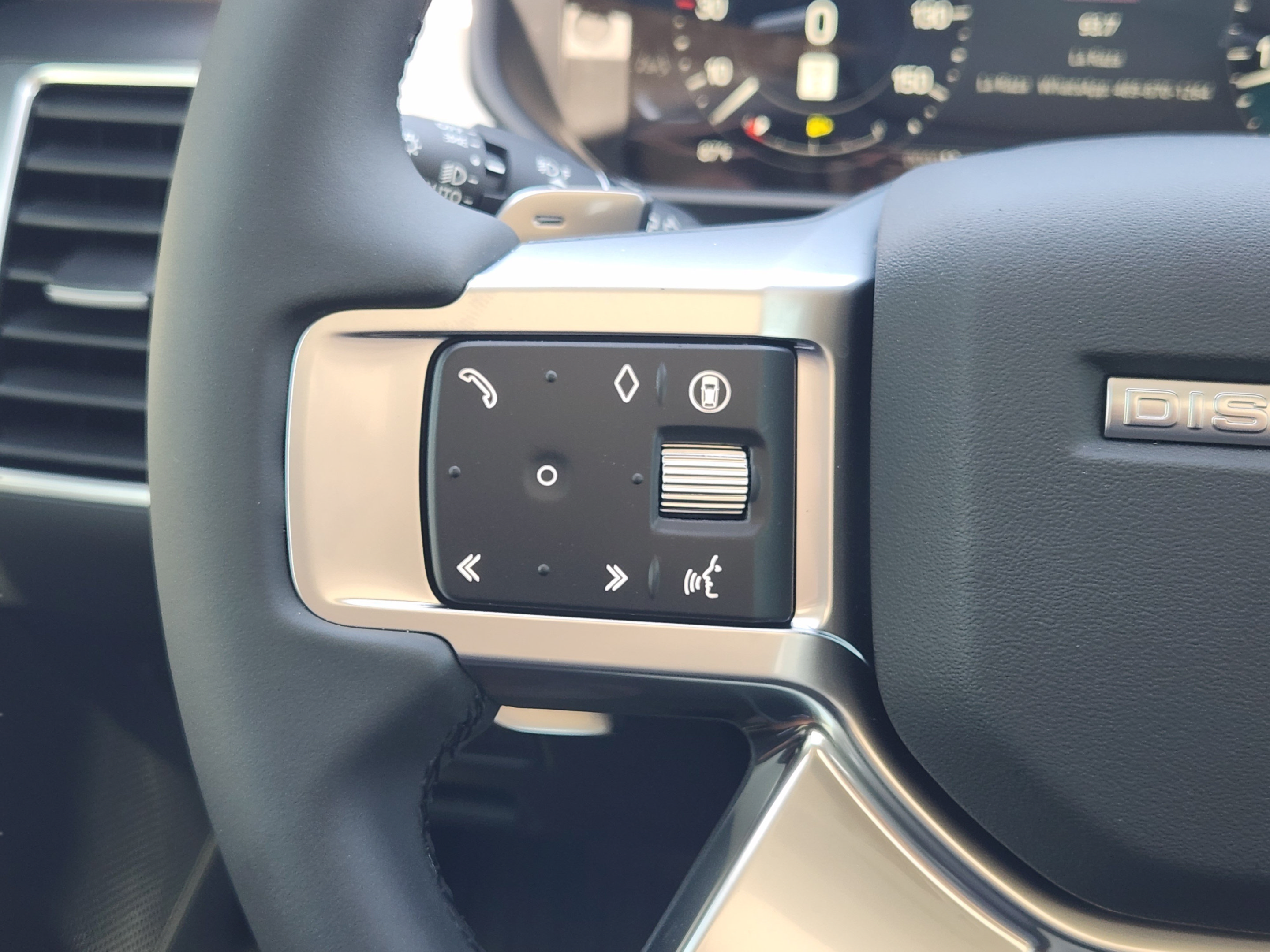New 2026 Land Rover Discovery Dynamic SE AWD/4WD image 23
