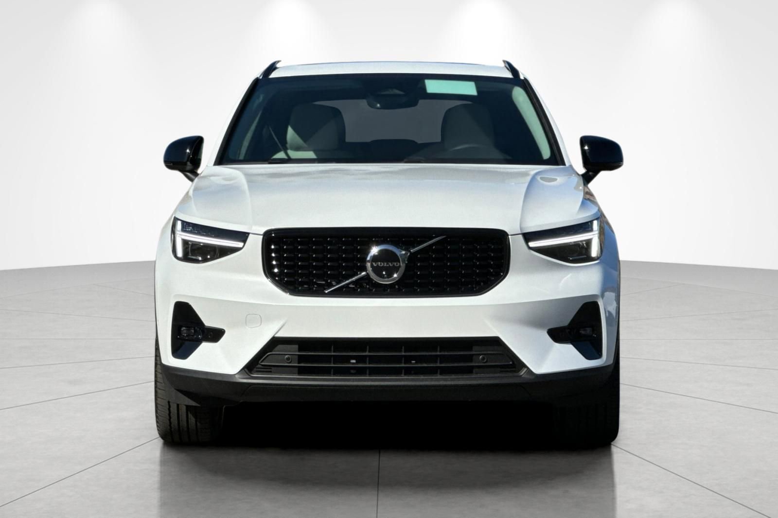 New 2026 Volvo XC40 B5 Plus w/ Protection Package Premier image 9