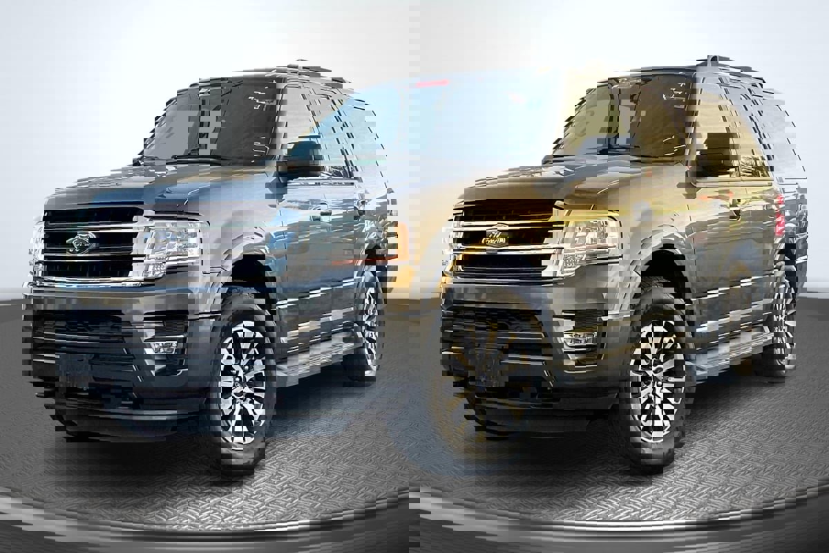 Used 2017 Ford Expedition XLT image 12