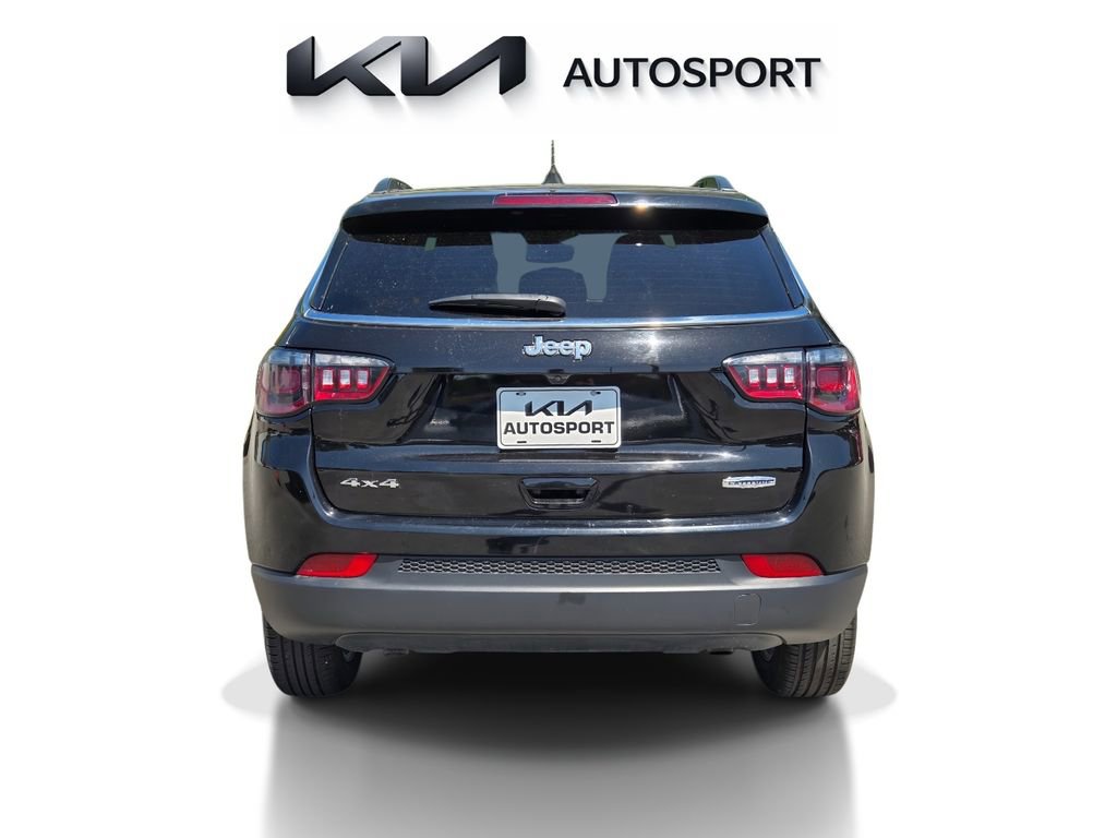 Used 2024 Jeep Compass Latitude AWD/4WD image 9