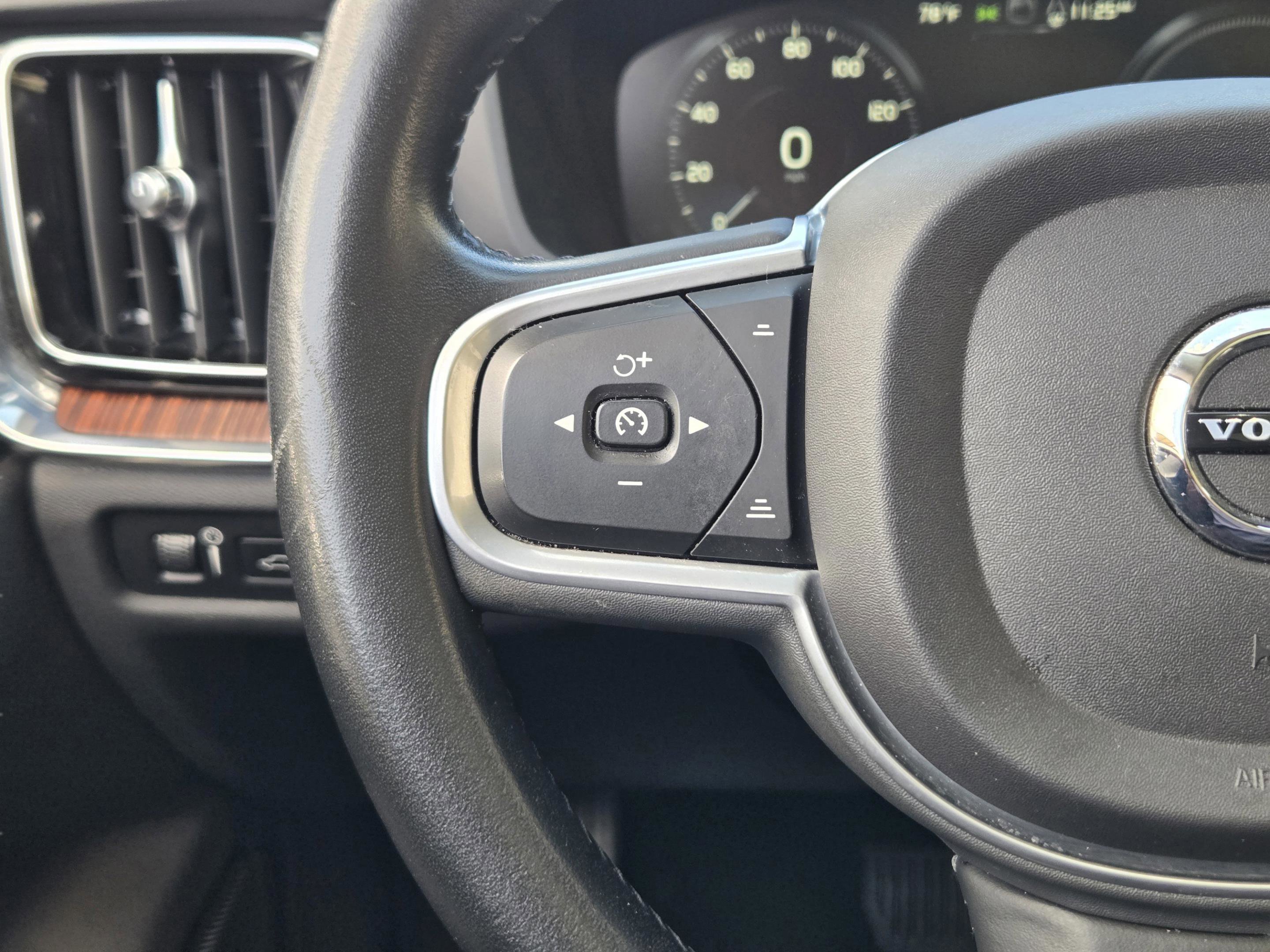 Used 2022 Volvo S60 T8 R-Design Expression w/ Premium Package image 25