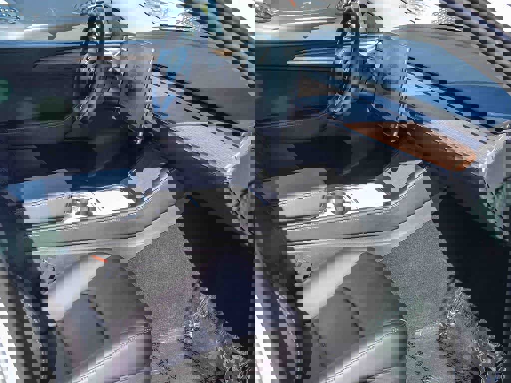 Used 2025 Tesla Model Y Long Range image 14