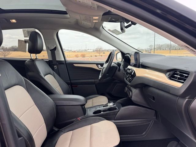 Used 2022 Ford Escape Titanium w/ Titanium Elite Package image 22