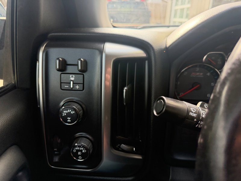 Used 2018 Chevrolet Silverado 1500 LT w/ All Star Edition image 3