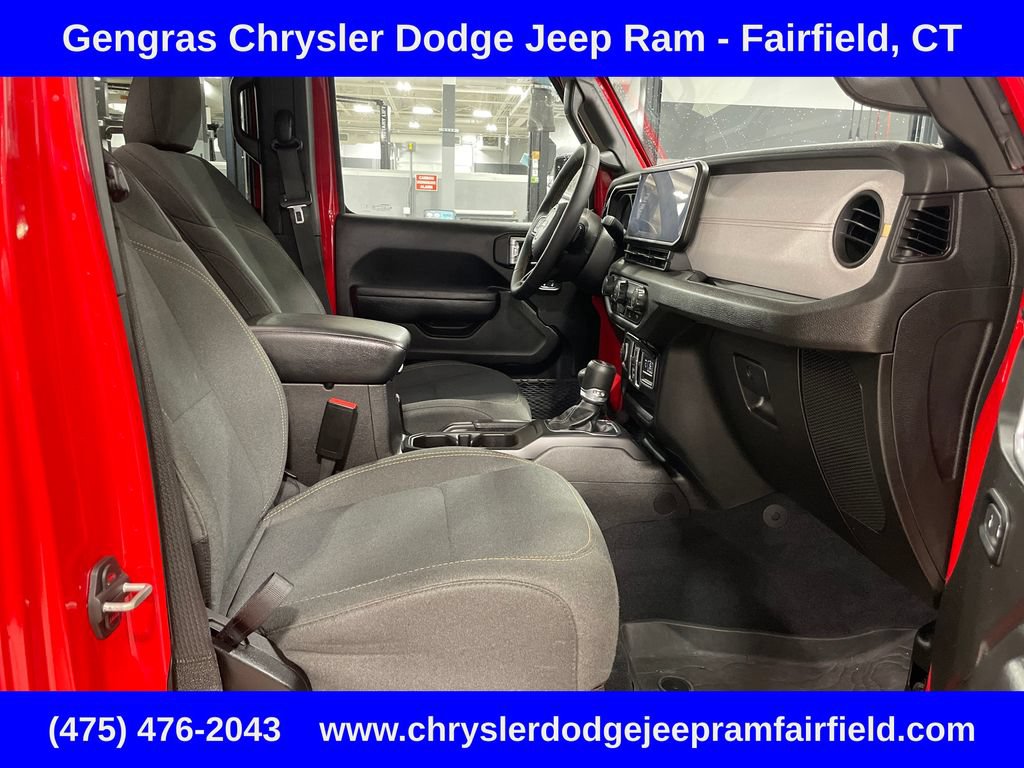 Used 2024 Jeep Wrangler Unlimited w/ Convenience Group AWD/4WD image 13