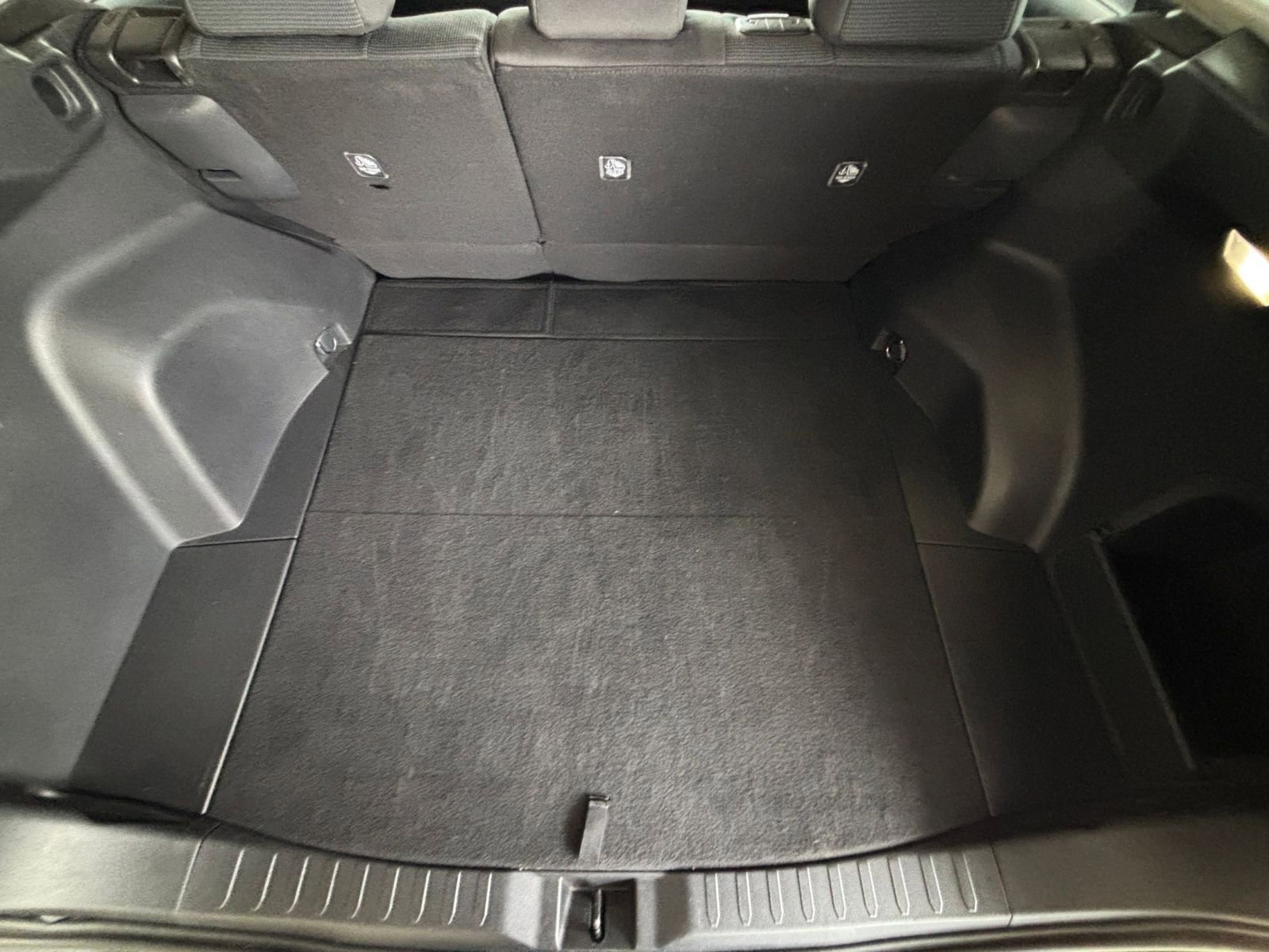 Used 2025 Toyota RAV4 LE image 31