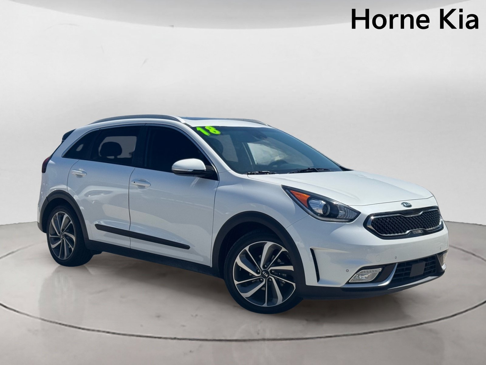 Used 2018 Kia Niro Touring FWD image 2