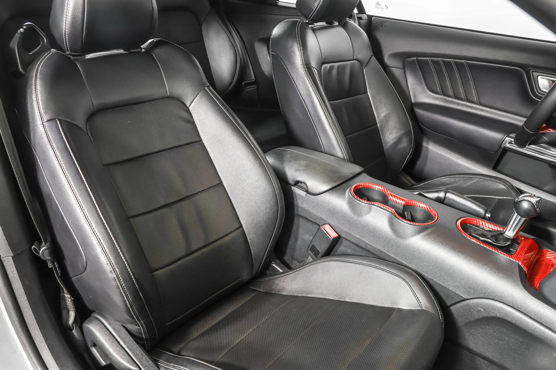Used 2022 Ford Mustang Premium RWD image 41