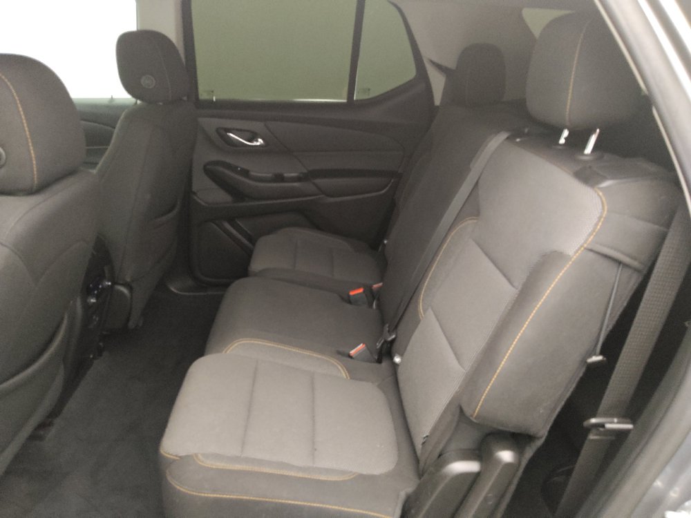 Used 2021 Chevrolet Traverse LS FWD image 18