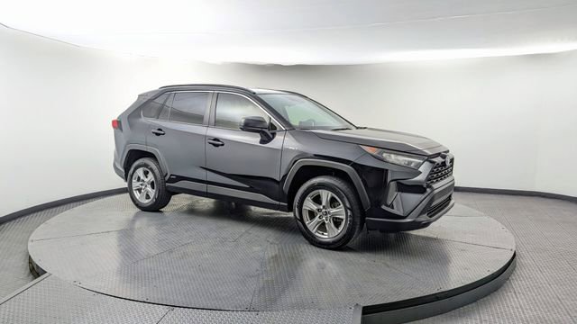 Used 2020 Toyota RAV4 LE image 7
