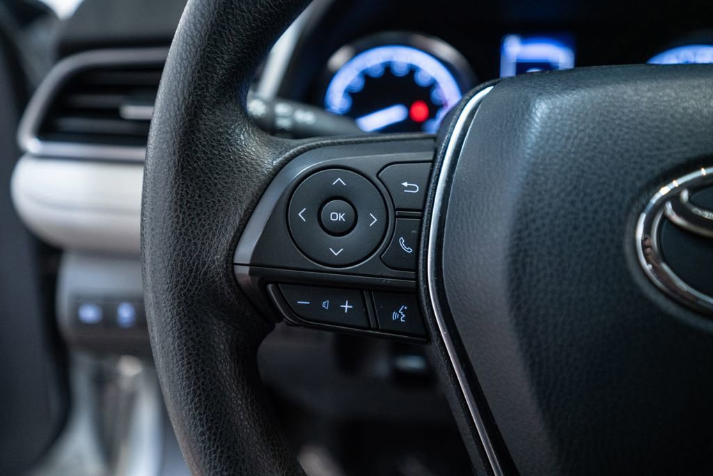Used 2019 Toyota Camry LE FWD image 18