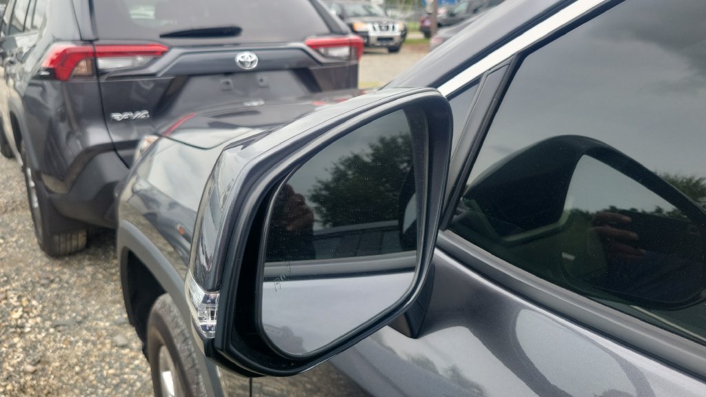 Used 2025 Toyota RAV4 XLE w/ Convenience Package FWD image 11