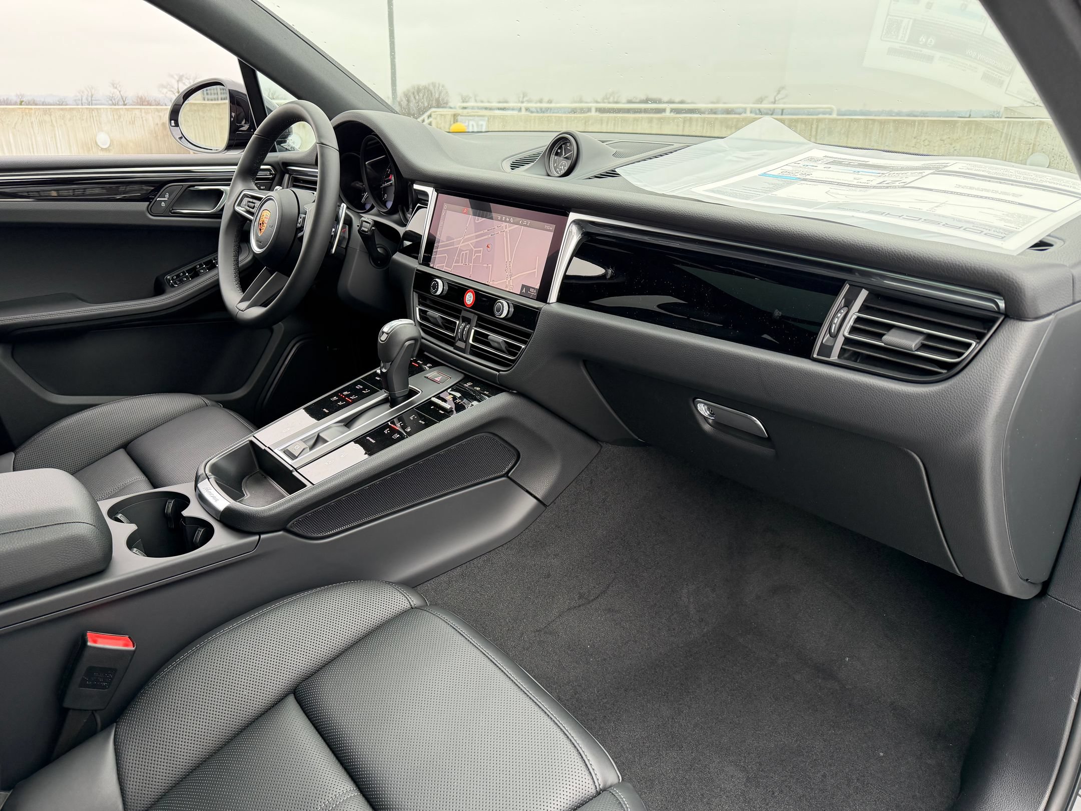 Certified 2026 Porsche Macan AWD/4WD image 17