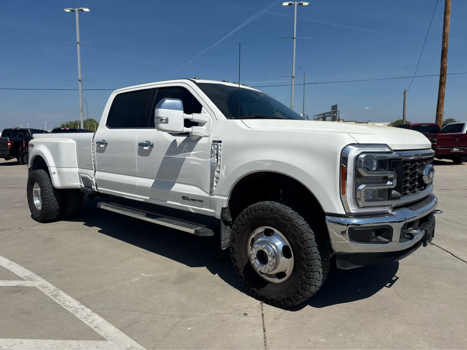 Used 2023 Ford F350 Lariat w/ Chrome Package image 4