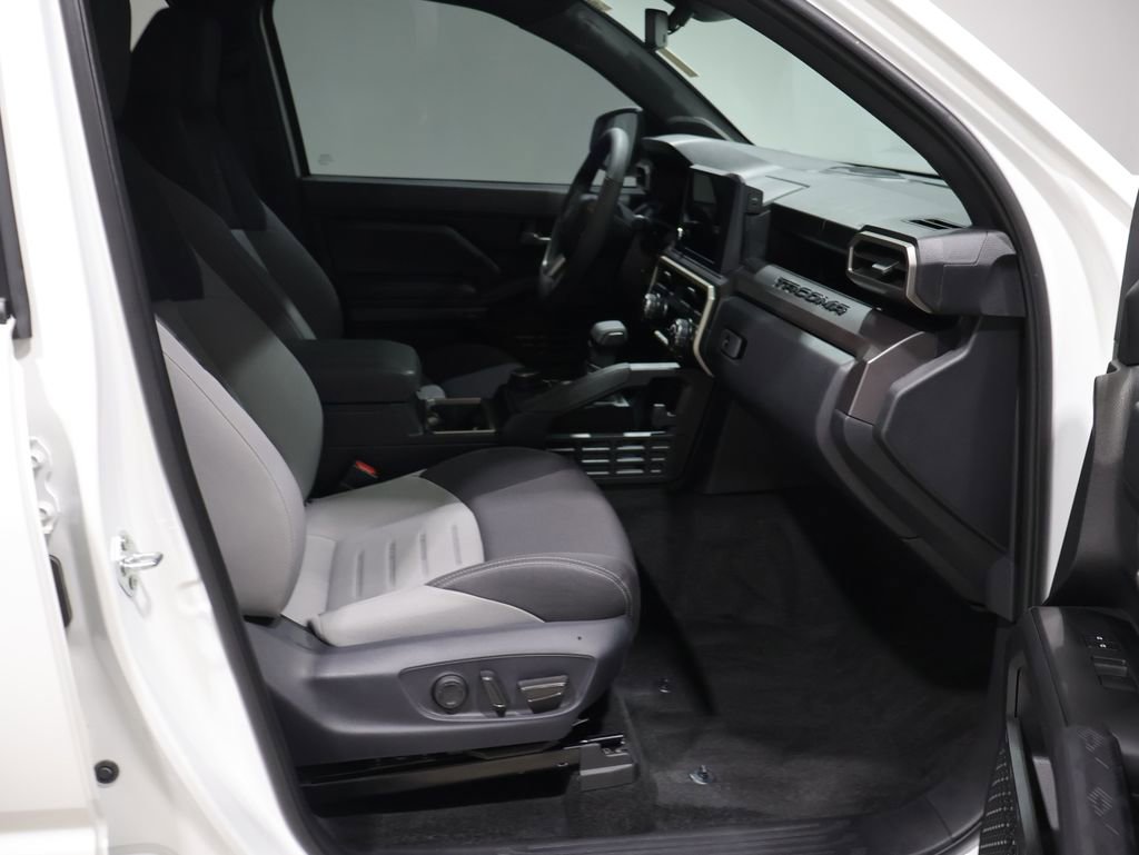 Used 2026 Toyota Tacoma TRD Sport w/ TRD Sport Upgrade Package AWD/4WD image 22