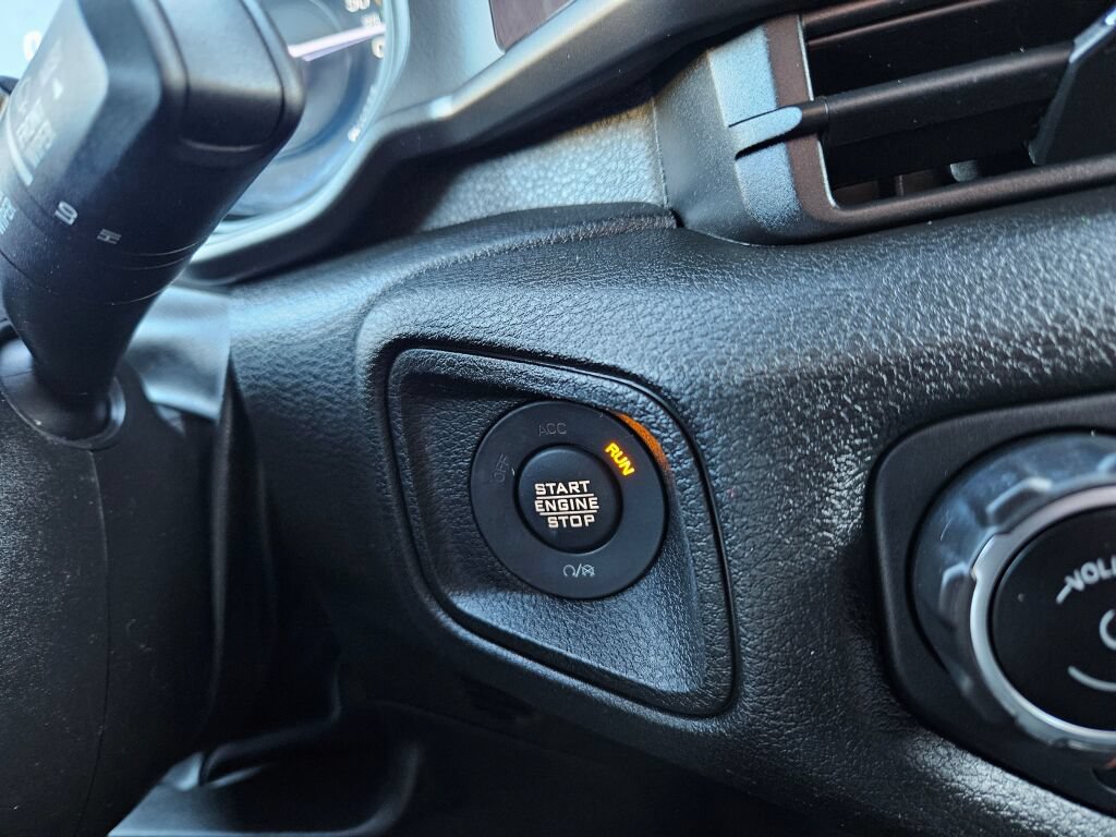 Used 2024 Jeep Wrangler Unlimited AWD/4WD image 27