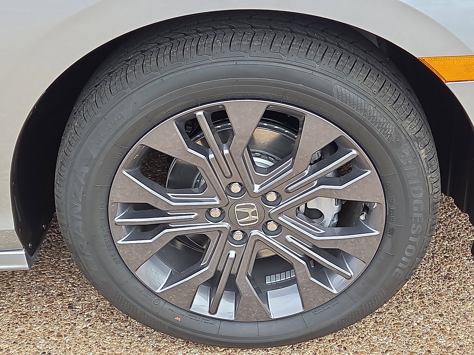 New 2026 Honda Odyssey Touring image 6