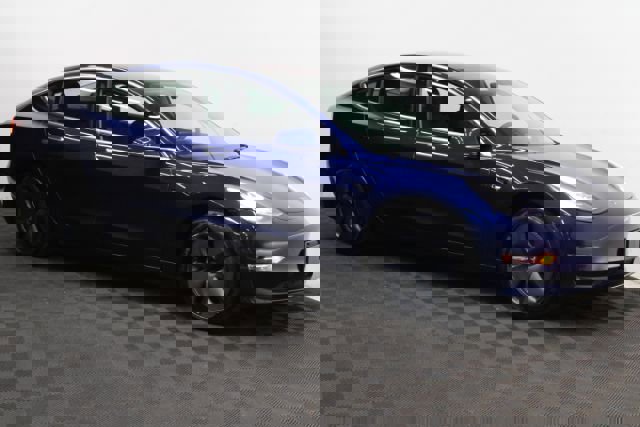 Used 2018 Tesla Model 3 Long Range image 1