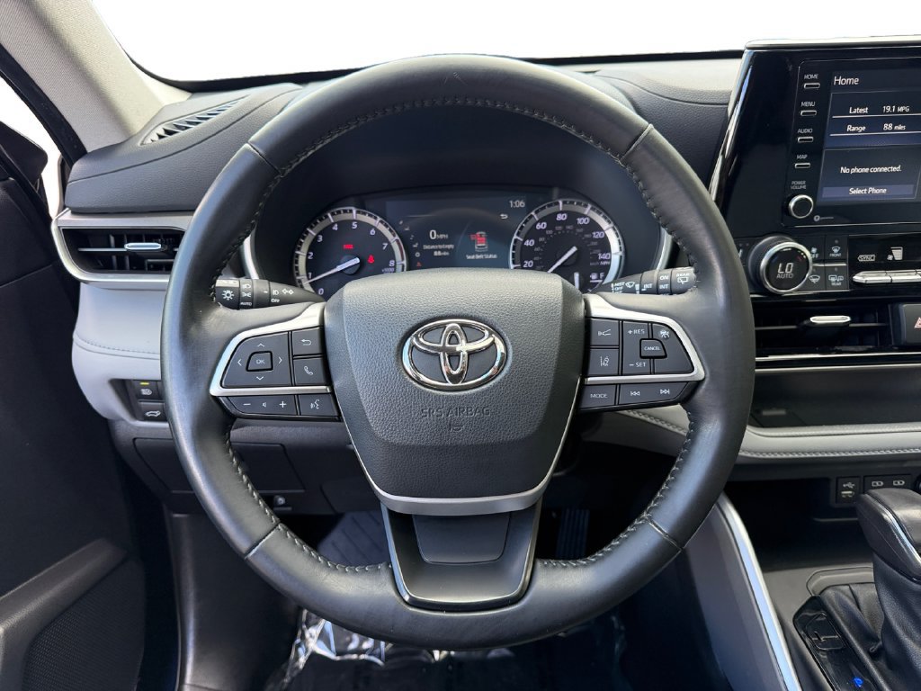 Used 2022 Toyota Highlander XLE AWD/4WD image 12
