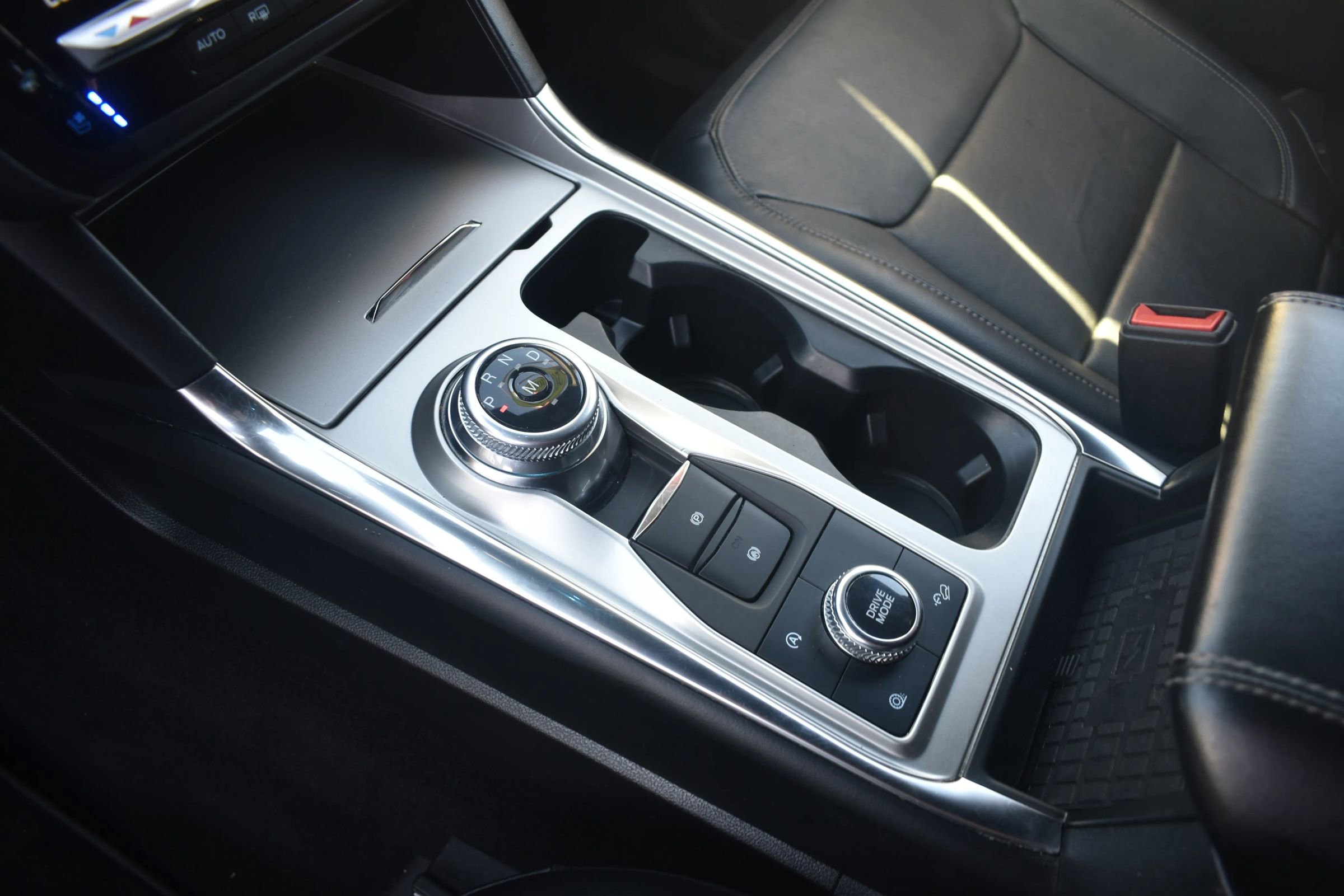 Used 2020 Ford Explorer Limited AWD/4WD image 18