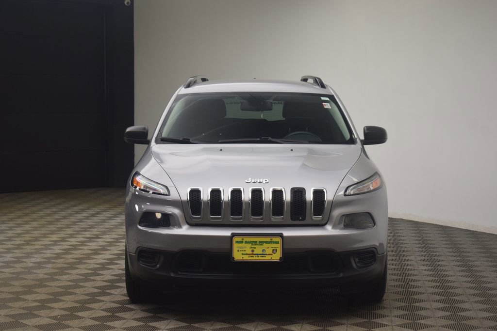 Used 2016 Jeep Cherokee Sport image 16