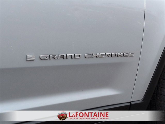 Used 2024 Jeep Grand Cherokee Limited image 10