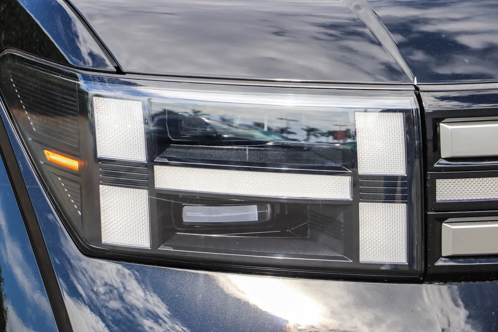 New 2027 Hyundai Santa Fe SE FWD image 4