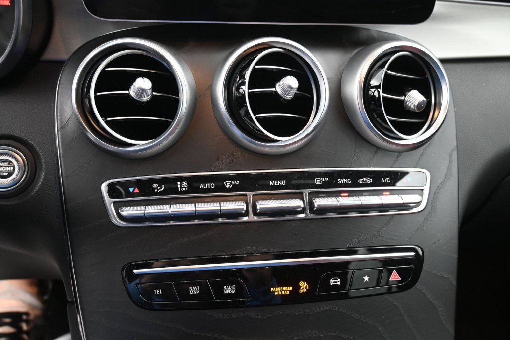 Used 2021 Mercedes-Benz GLC 300 4MATIC Coupe image 29