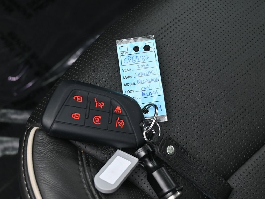 Used 2025 Cadillac Escalade ESV Sport w/ Touring Package image 19