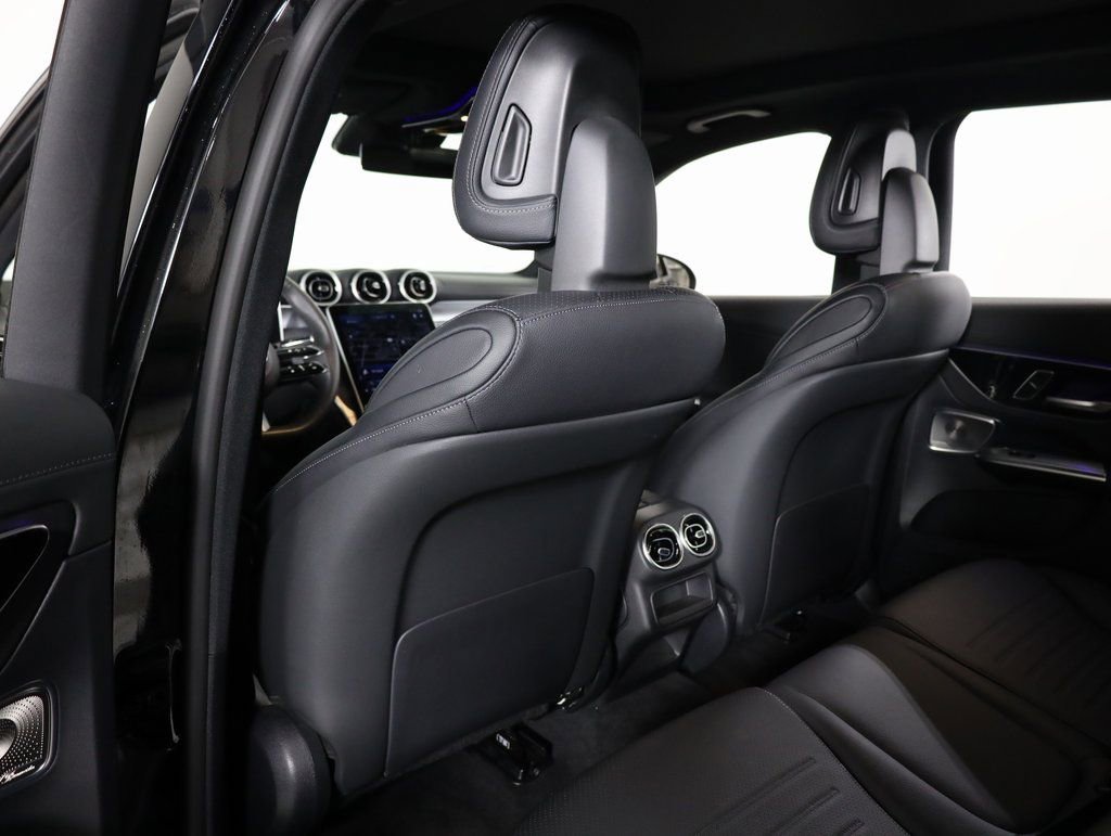 Used 2024 Mercedes-Benz GLC 300 4MATIC image 32