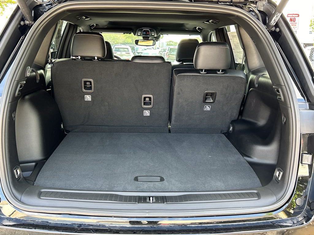 New 2024 Jeep Grand Cherokee Altitude RWD image 29