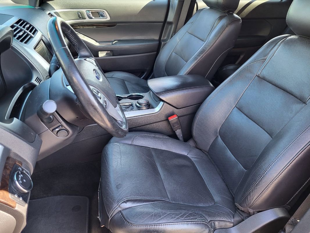 Used 2015 Ford Explorer Limited w/ Equipment Group 301A AWD/4WD image 15