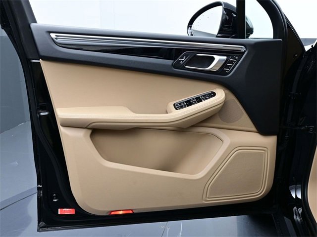 Used 2023 Porsche Macan S image 14