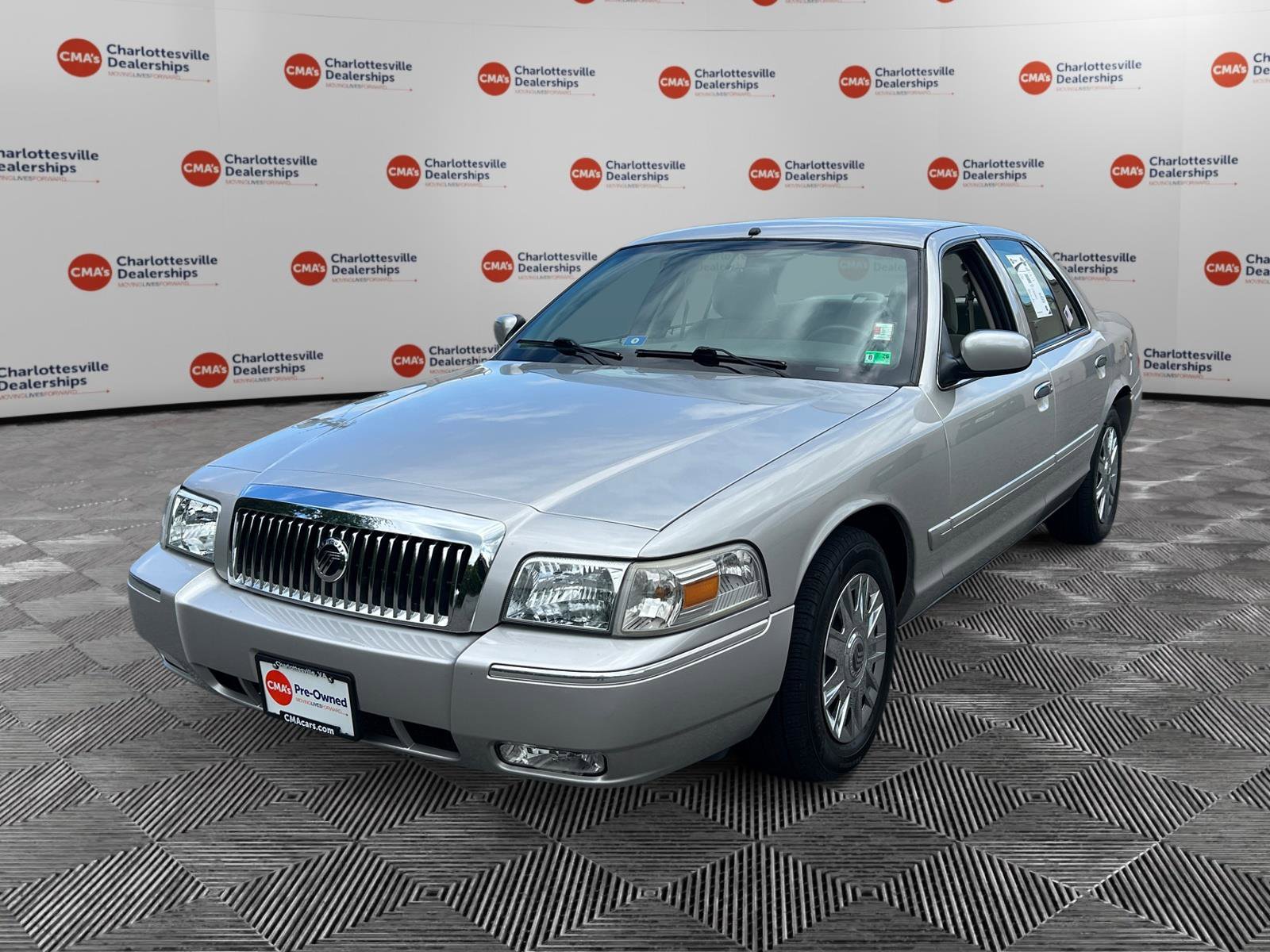 Used 2006 Mercury Grand Marquis GS RWD image 1