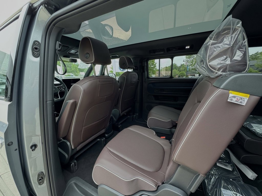 New 2025 Volkswagen ID. Buzz Pro S Plus image 31