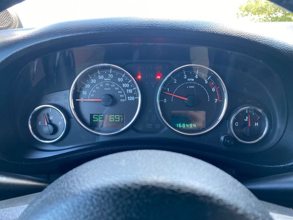 Used 2013 Jeep Wrangler Sahara w/ Dual Top Group AWD/4WD image 28