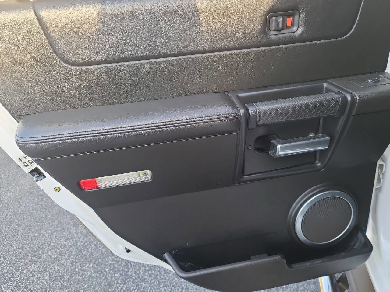 Used 2006 HUMMER H2 Base 4dr SUV 4WD image 34