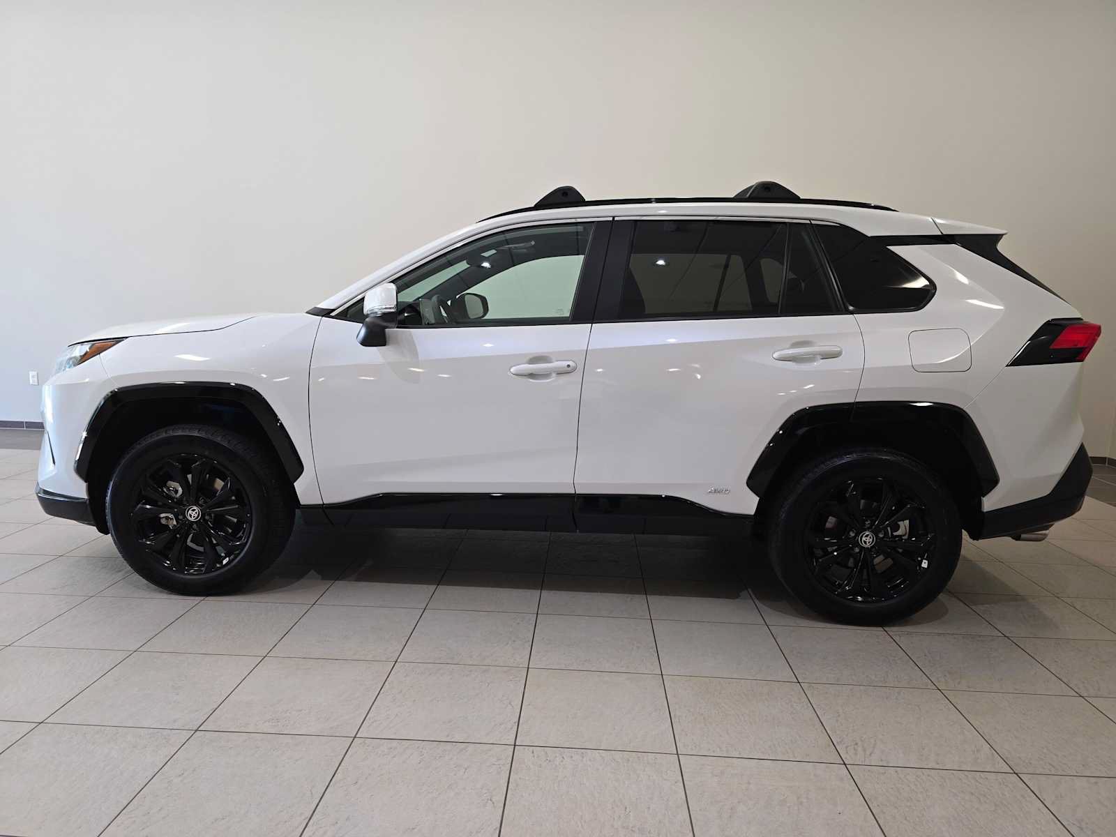 Certified 2024 Toyota RAV4 SE w/ Convenience Package AWD/4WD image 3