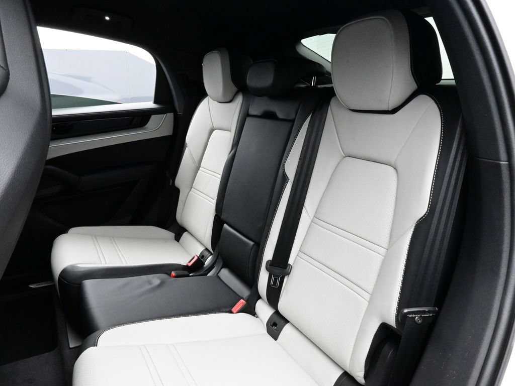 New 2026 Porsche Cayenne E-Hybrid Coupe AWD/4WD image 14