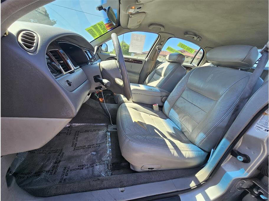Used 1999 Lincoln Town Car Executive image 9