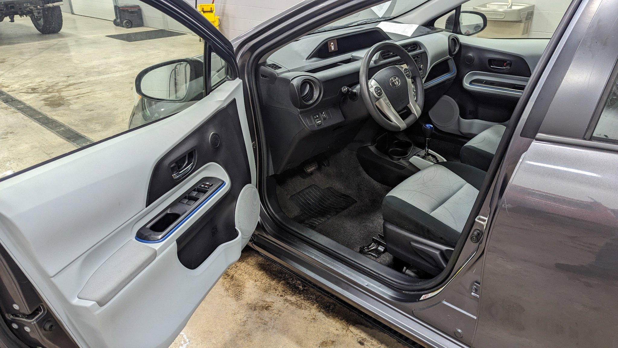 Used 2012 Toyota Prius C One FWD image 6