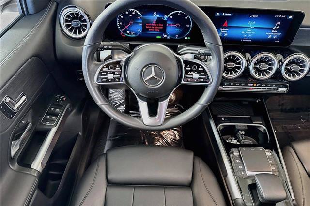 Used 2023 Mercedes-Benz EQB 300 4MATIC image 21