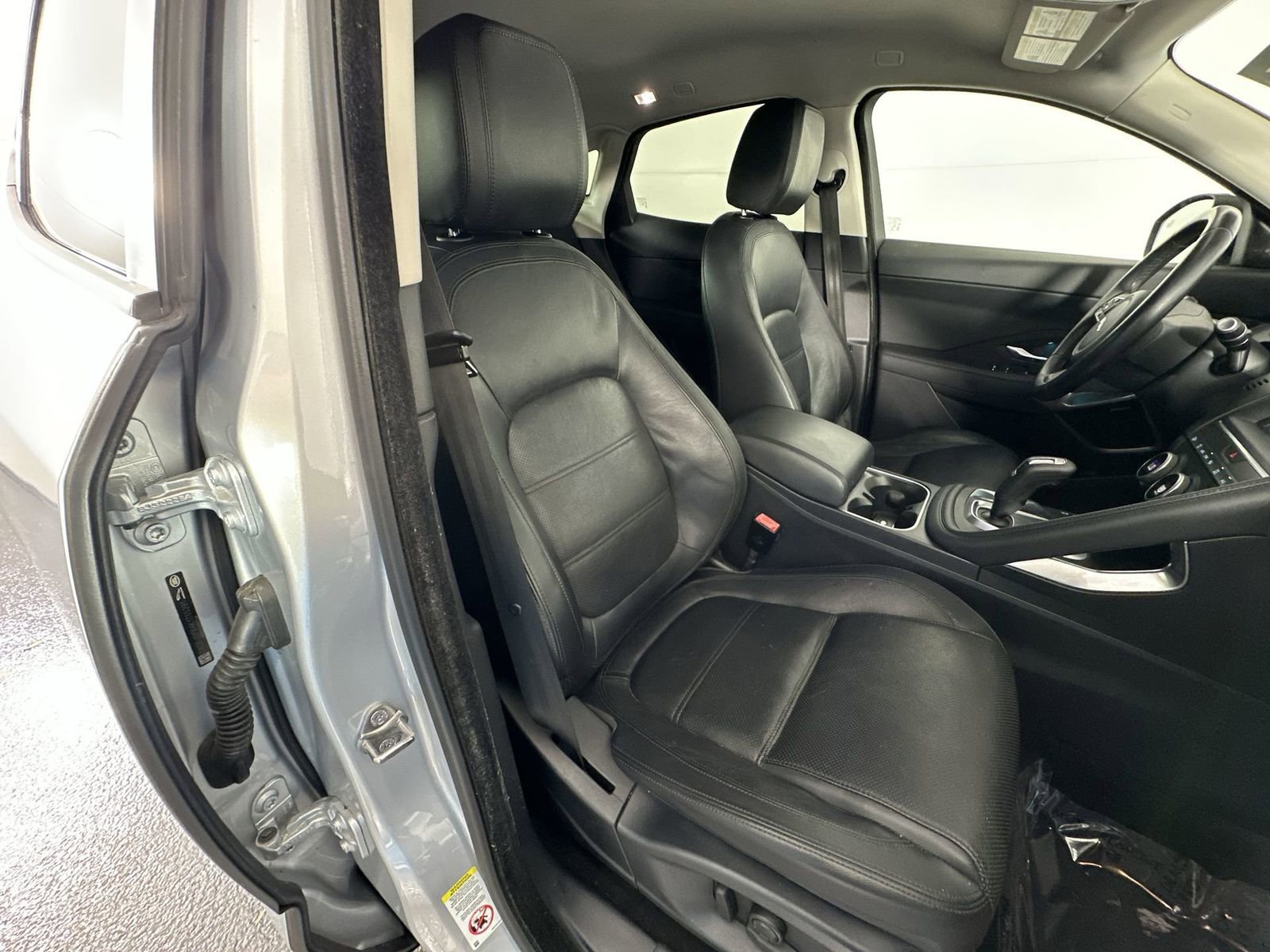 Used 2019 Jaguar E-PACE S image 27