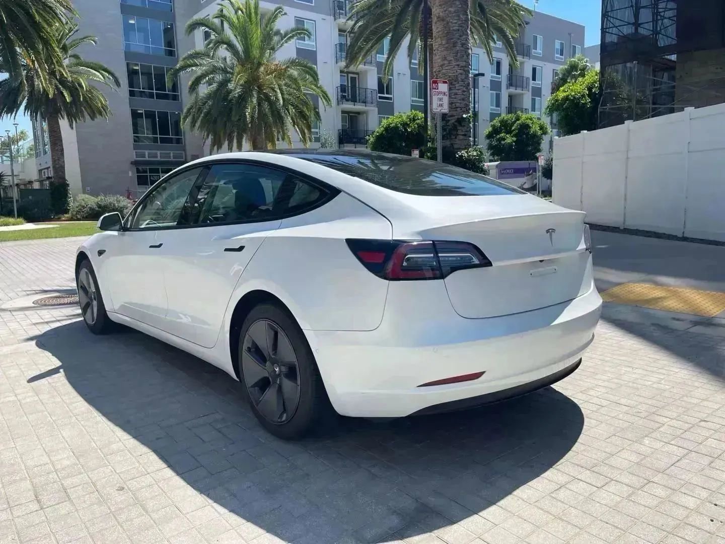 Used 2023 Tesla Model 3 Standard Range image 5