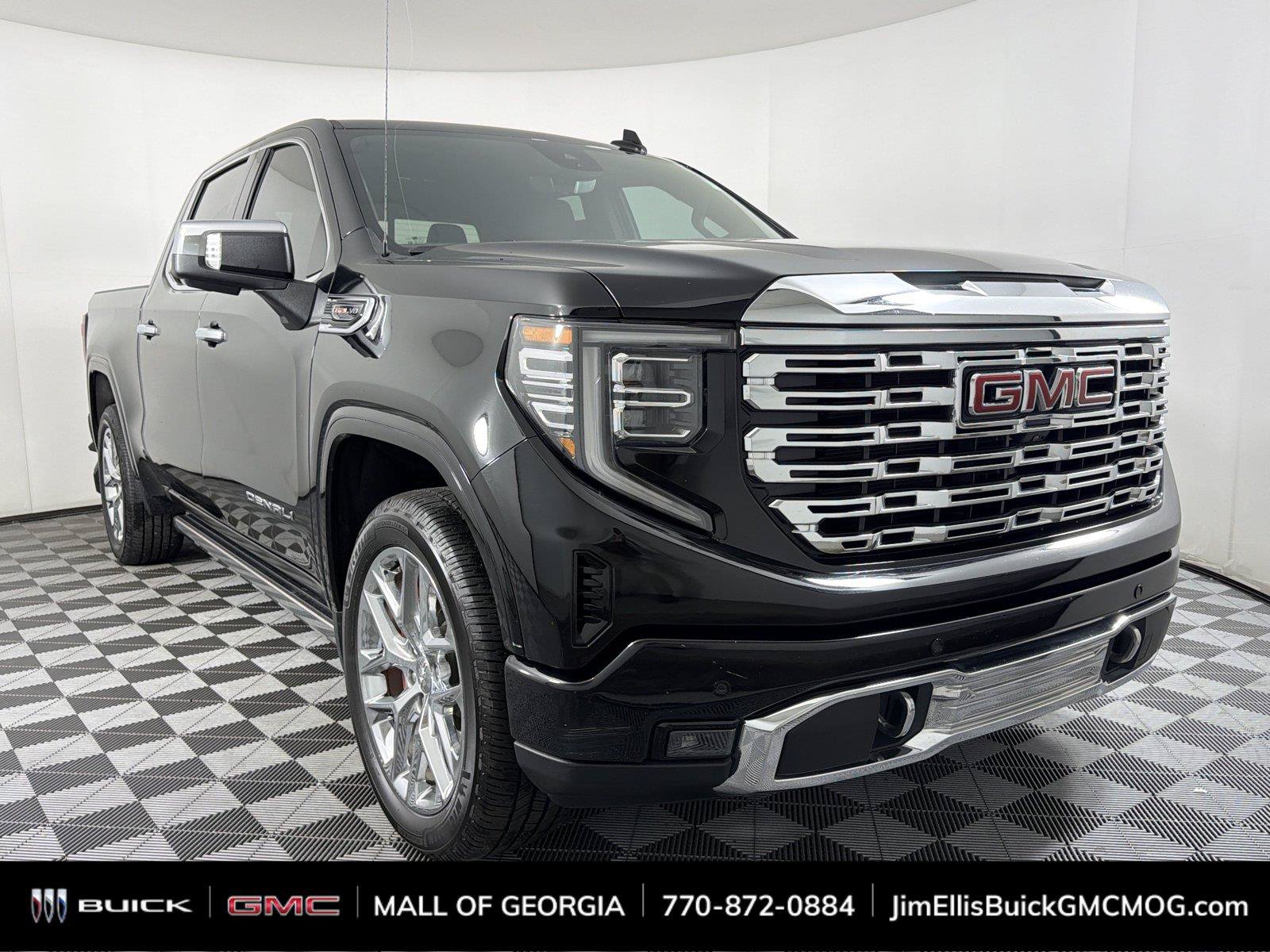 Used 2023 GMC Sierra 1500 Denali w/ Denali Reserve Package AWD/4WD image 1