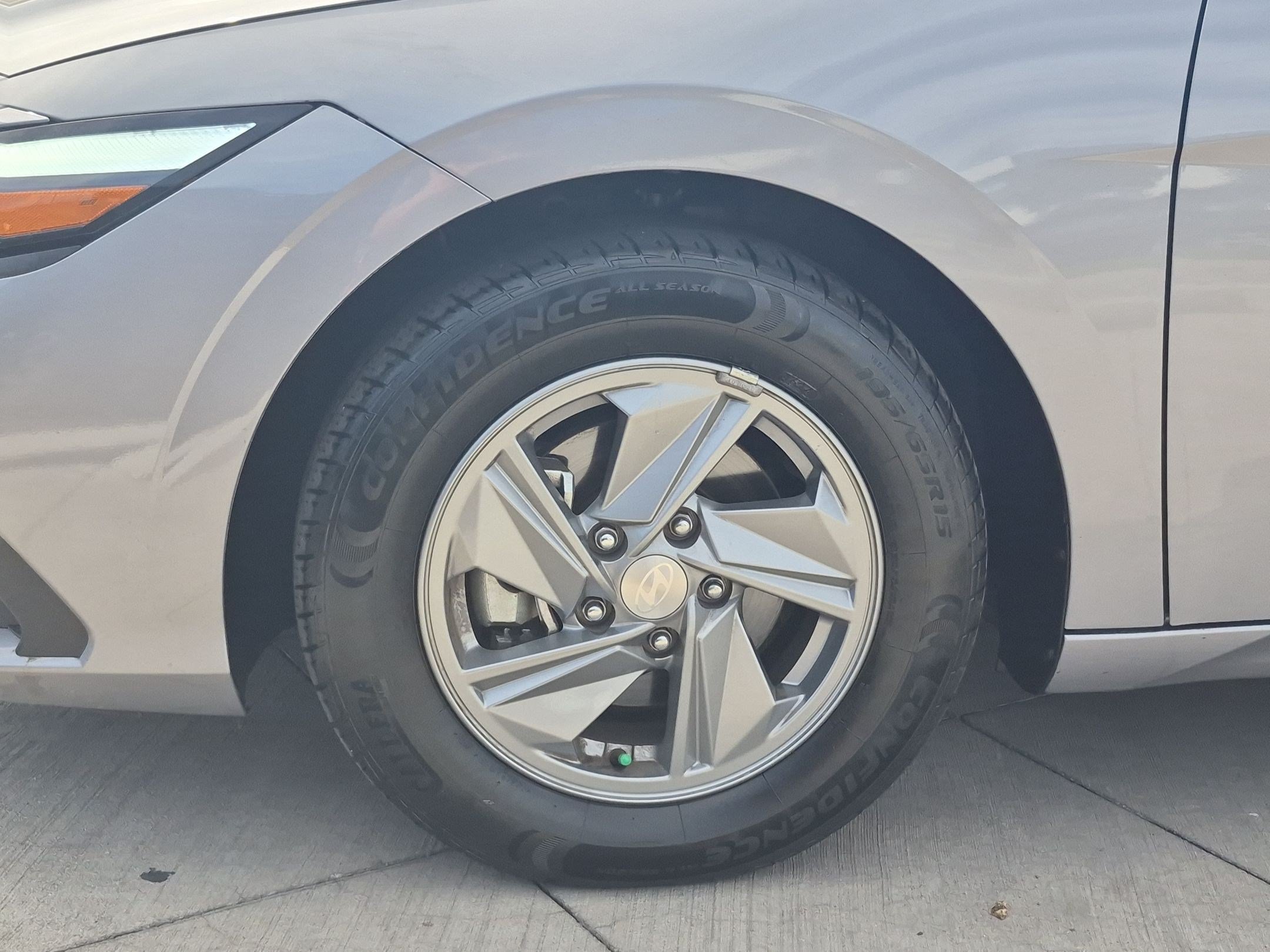Certified 2025 Hyundai Elantra SE w/ Cargo Package FWD image 13